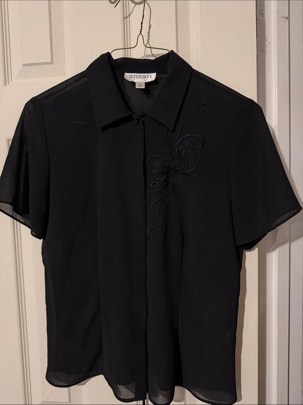 #347 Studio I Black Short-Sleeve Button-Down with Embroidered Floral Detail